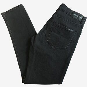 Calvin Klein Women's Jeans Mid Rise Slim Fit 021, size 28 x 30